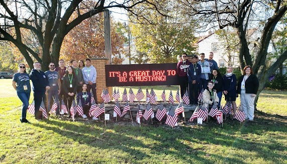 CHS "Avenue of Flags" Fundraiser group picture